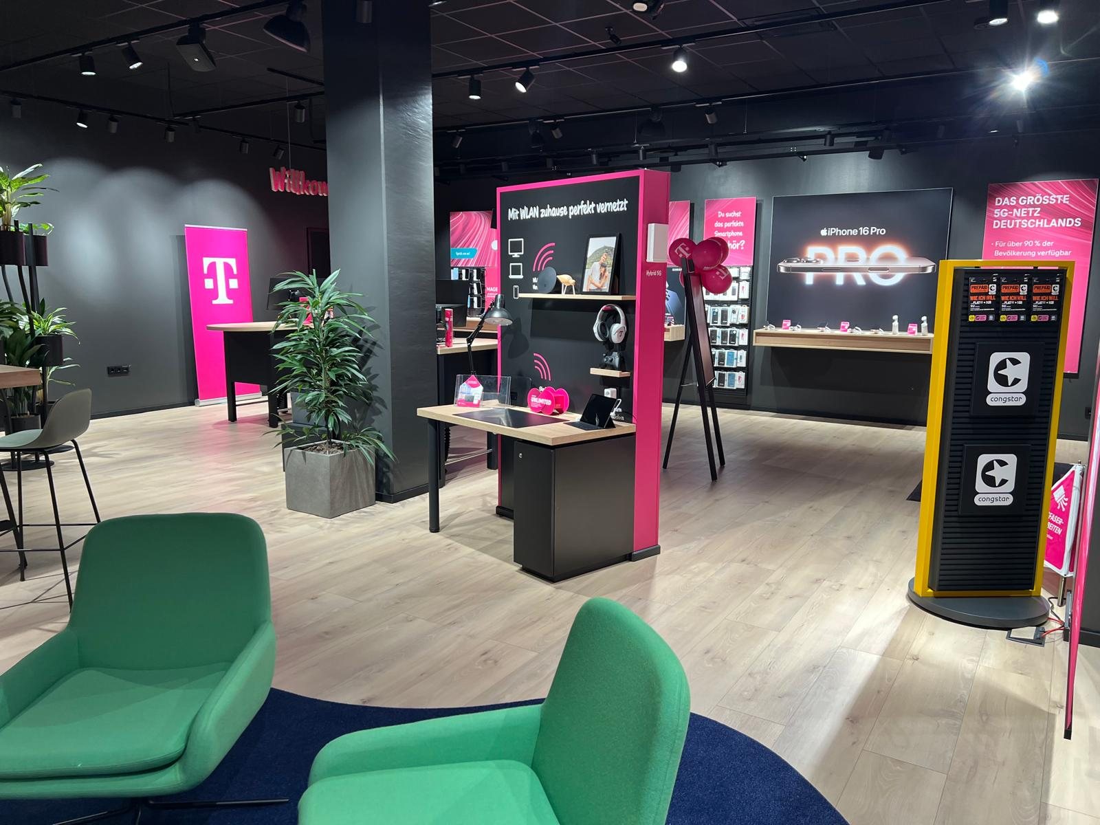 Telekom Partner Shop Karlsfeld – WLAN-Ecke und iPhone-Wand