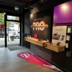 Telekom Partner Shop Herrsching – Eingang und iPhone-Wand