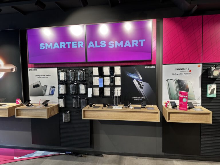 Telekom Partner Shop Herrsching – Smartphone-Wand